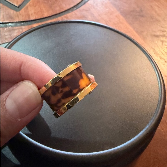 Ring MICHAEL Michael Kors Sleek Exotics Tortoise Shell Ring Size 9 - Picture 2 of 3
